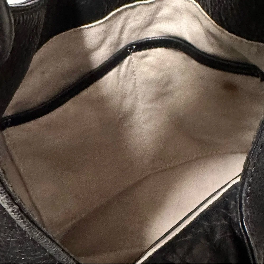 Michael Kors Black Hobo Handbag Magnetic Closure Inner Pockets